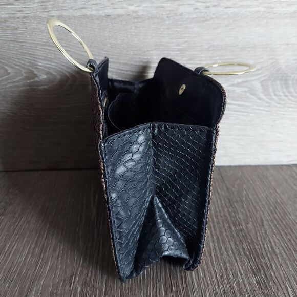 Pouchee | Ladies Purse Organizer - Picture 2 of 8